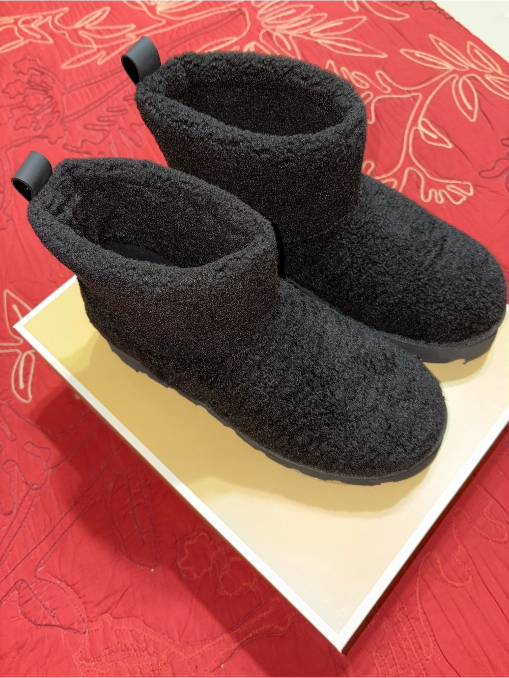 Michael Kors Black Sherpa Winnie Bootie SZ 9-NIB